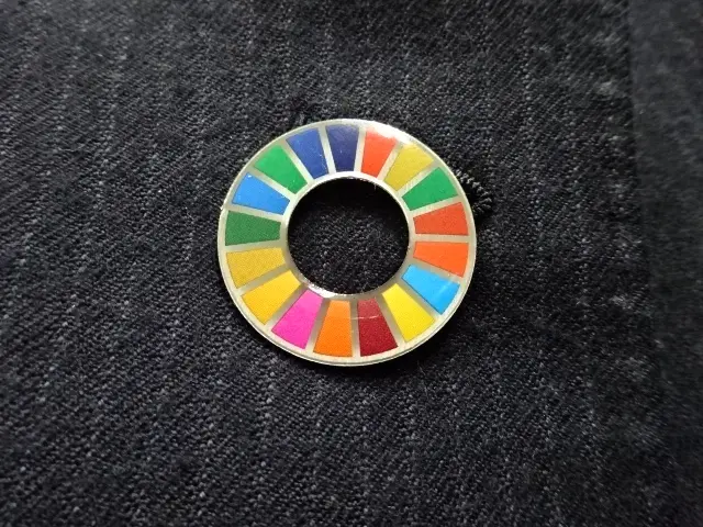 ピンズとは？役割・種類からおすすめの使い方まで解説|山脇マーク製作所